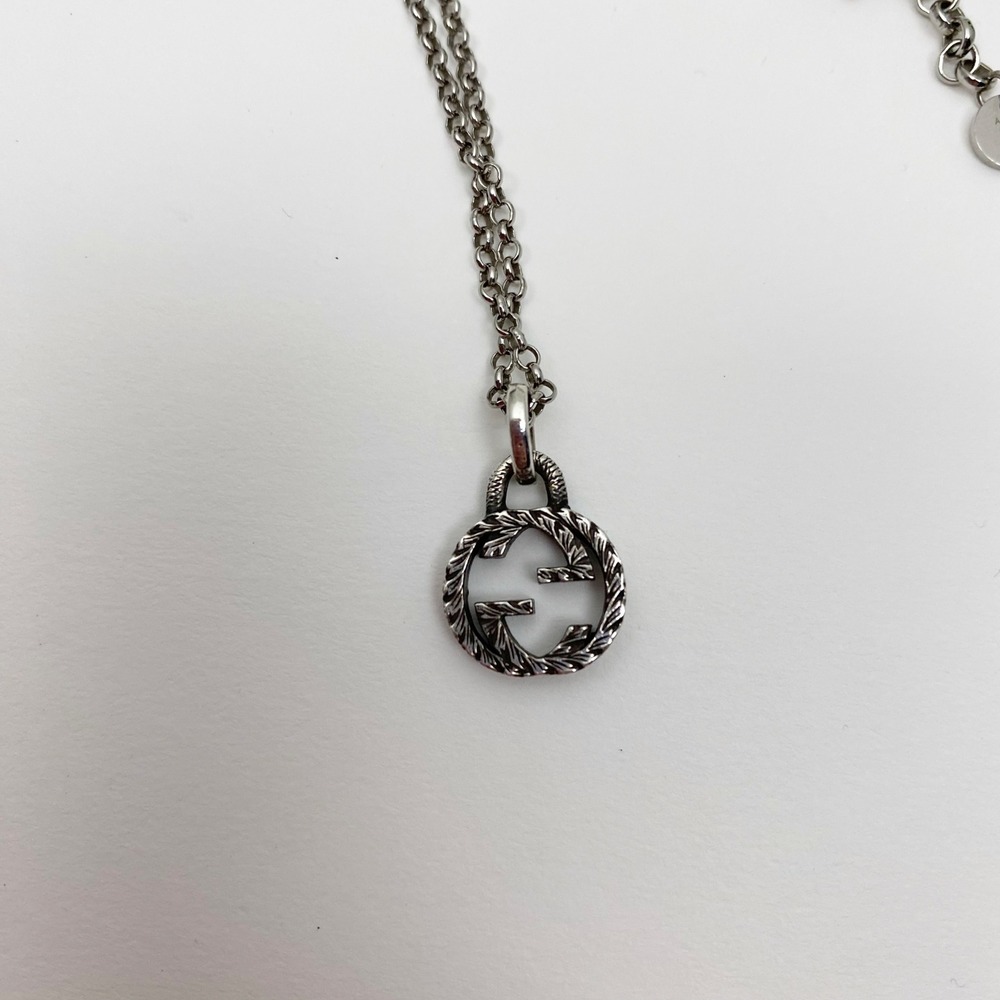Gucci Interlocking G Textured Pendant Necklace Womens Silver 576993 J8400 0811 - Picture 4 of 9